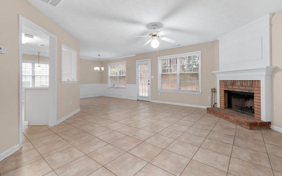 Building Photo - 1393 Glenover Way