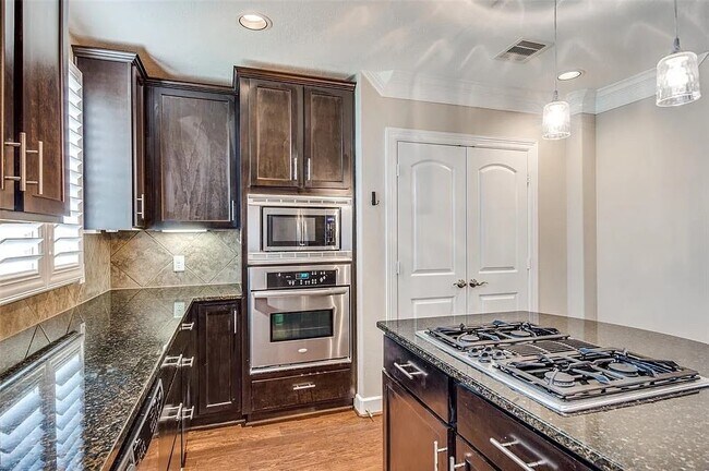 Building Photo - 1126 Hempstead Villa Ln