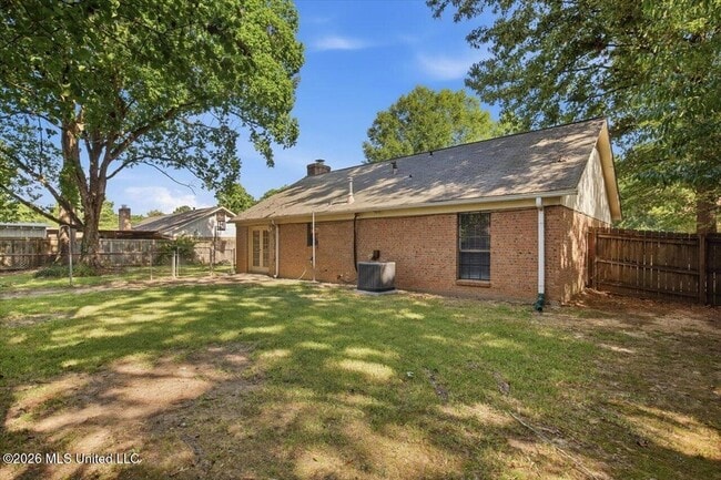 Building Photo - 131 Cypress Dr