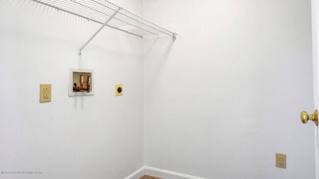 Building Photo - 3BR/2.5BA Townhouse Available July 1st!!! - Great Residential Neighborhood!!