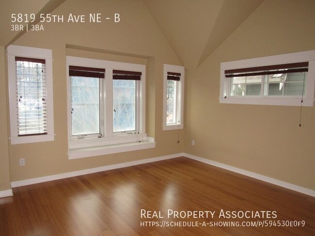 Building Photo - 5819 55th Ave NE