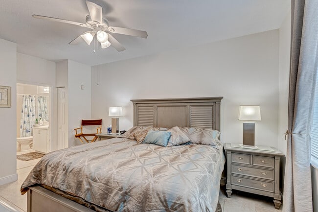 Building Photo - 630 S Sapodilla Ave