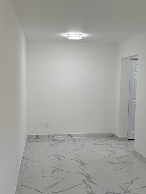 Building Photo - 5962 NW 19th St