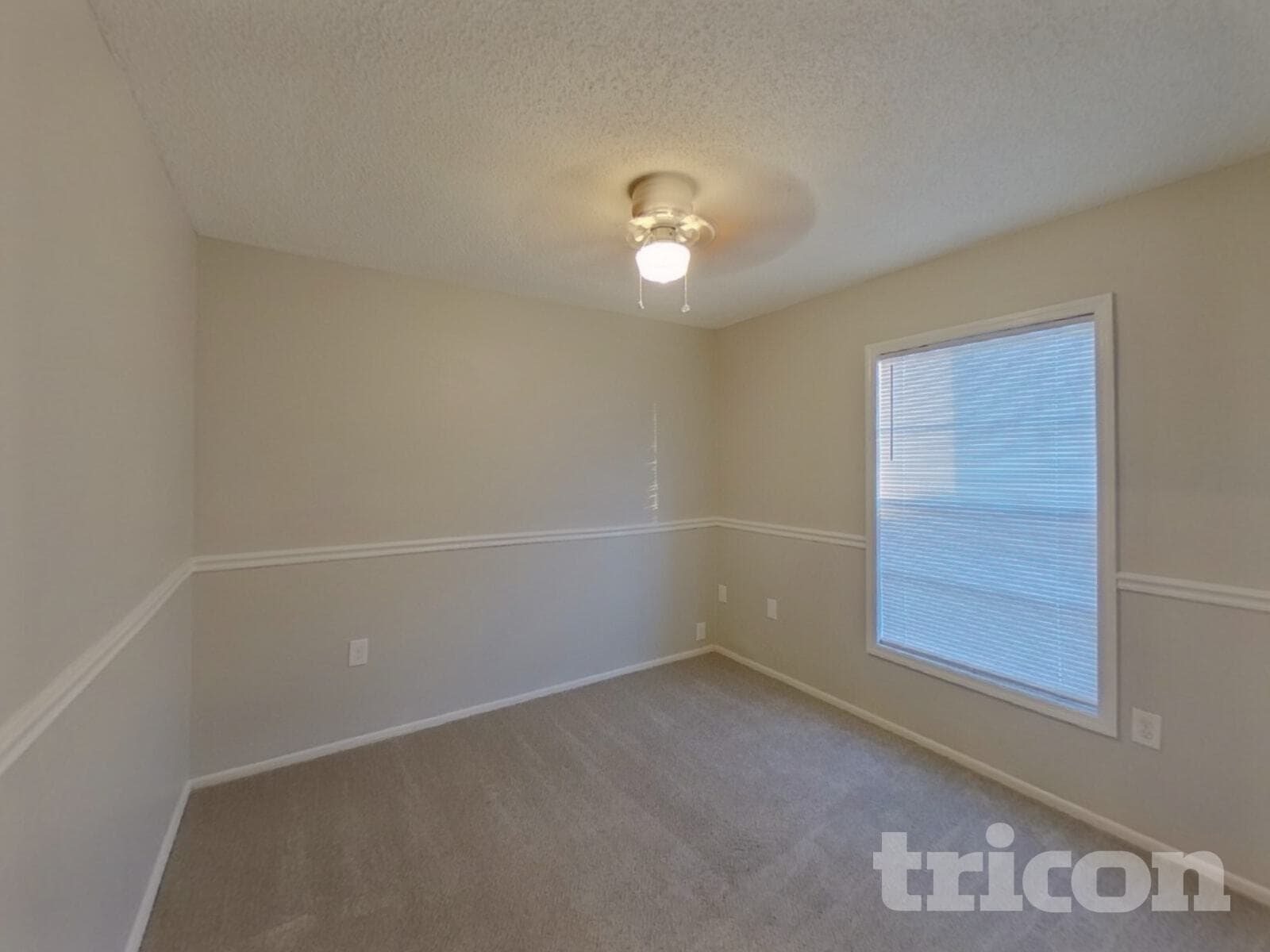 Building Photo - 1416 Thistledown Dr