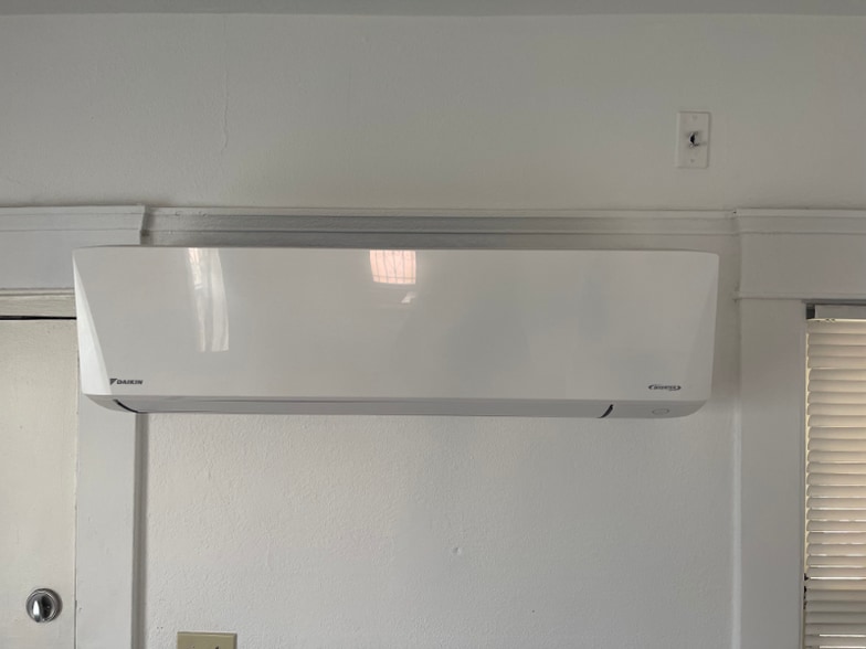 Building Photo - 1625 1/2 W 55th St