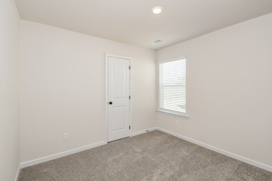 Building Photo - 409 Egret Ct