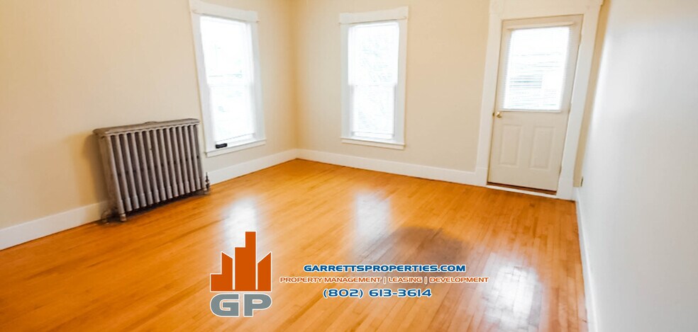 Primary Photo - 386 N Main St