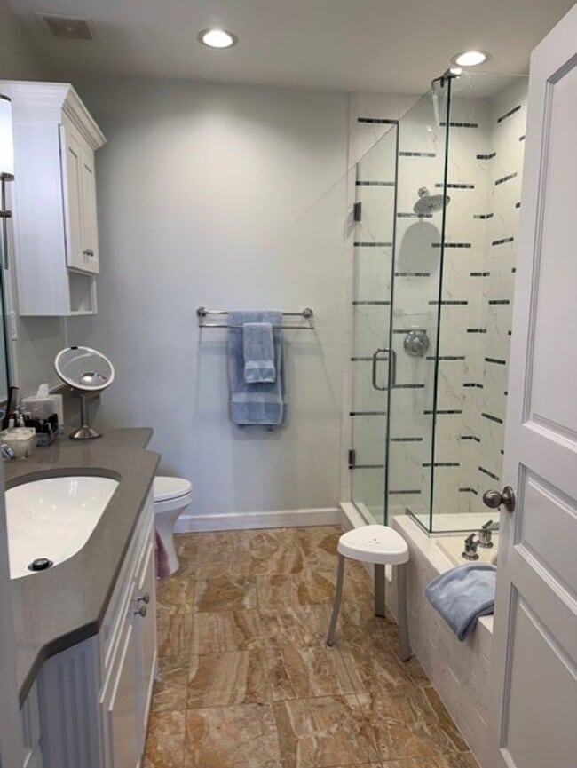 Building Photo - Pierpointe Condos