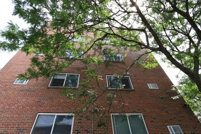 Building Photo - 70 Park St