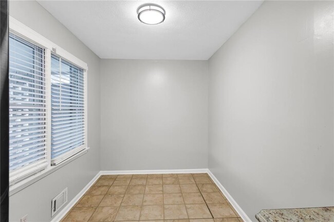 Building Photo - 3925 Chicamauga Dr