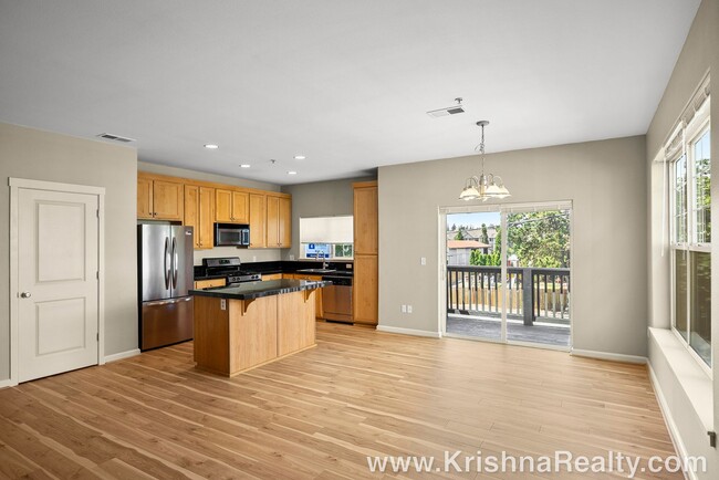 Building Photo - Spectacular 3BD* 2.5 BA* Condo*by Nike Wor...