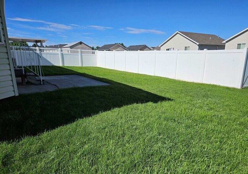 Building Photo - 1285 Jackson Dr