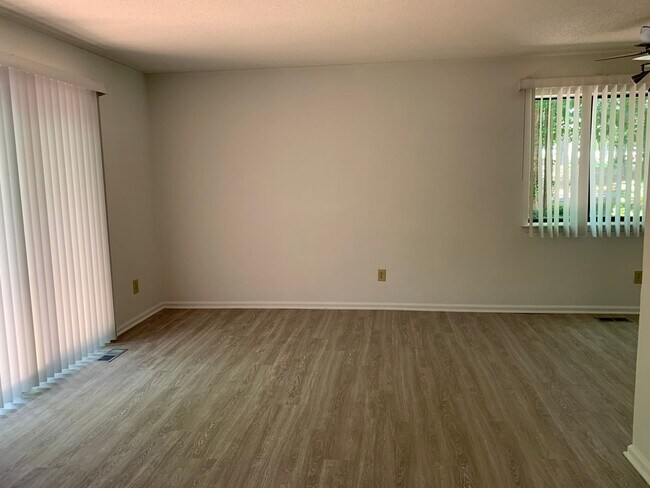 Building Photo - 4912-4914 #6
