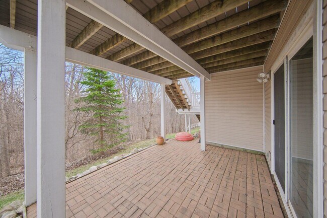 Building Photo - 1495 Chapleau Dr