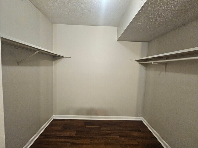 Building Photo - Conveniently Located Affordable Condo For Rent