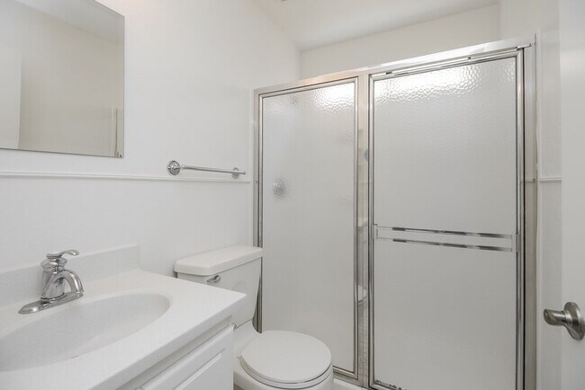 Building Photo - 1431 E Hearne Way