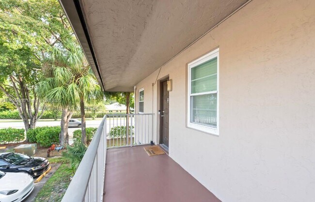 Primary Photo - 8750 Royal Palm Blvd