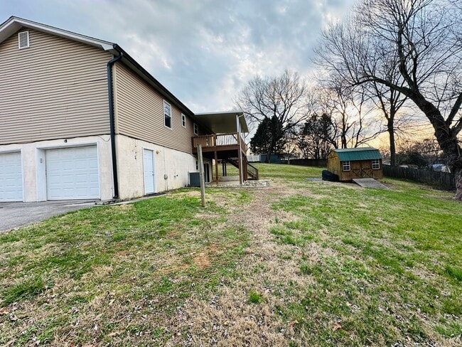 Building Photo - Stunning West Knoxville Transformation | Designer Kitchen & Smart Home Features