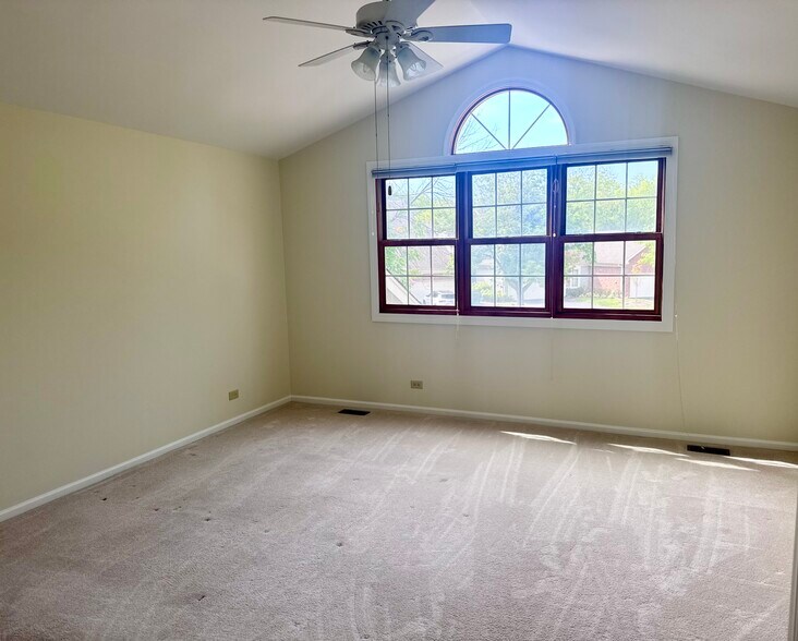 Building Photo - 292 Ripplebrook Ct
