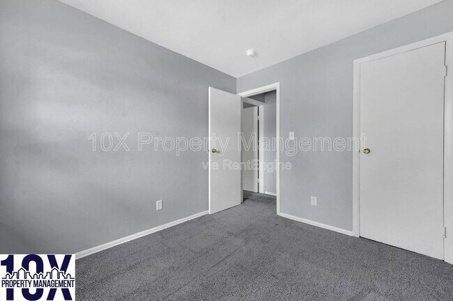 Building Photo - 3069 Rotunda Ct S