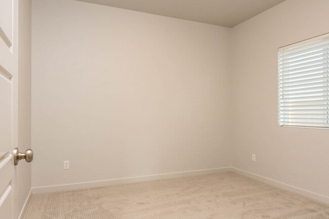 Building Photo - 248 N Caracaras Way