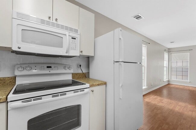 Building Photo - 20602 Hackberry Creek Park Rd