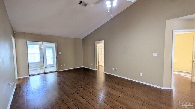 Building Photo - 213 Mirabelle Cir