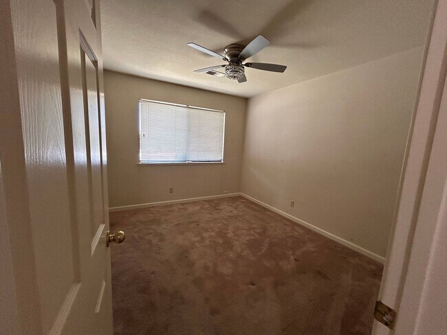 Building Photo - Three Bedroom Two Bath Family Home