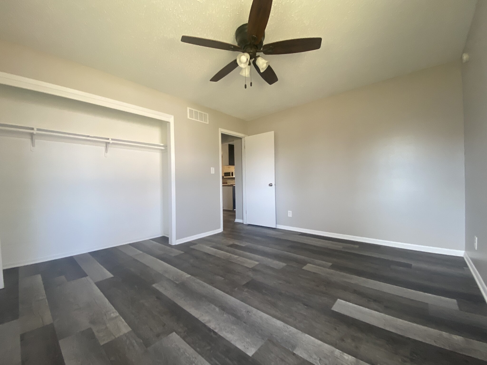 Building Photo - 209 S 1st St