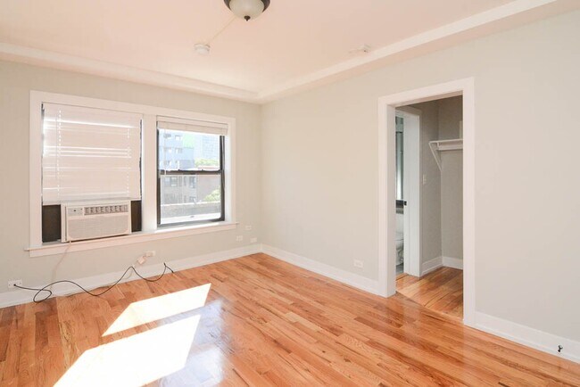 Building Photo - 555 W Arlington