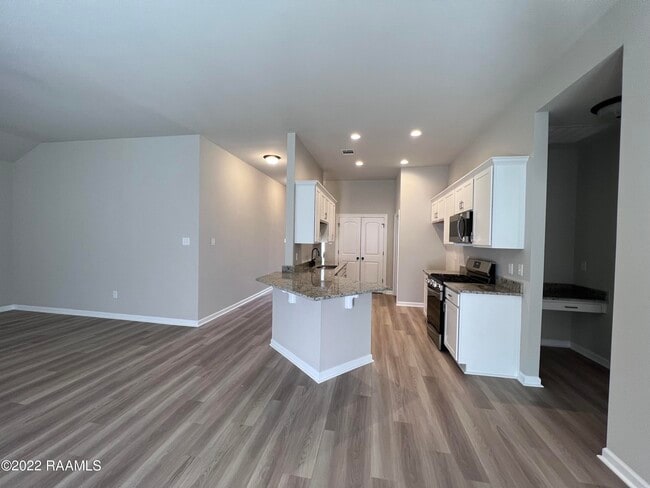 Building Photo - 304 Tall Meadows Ln