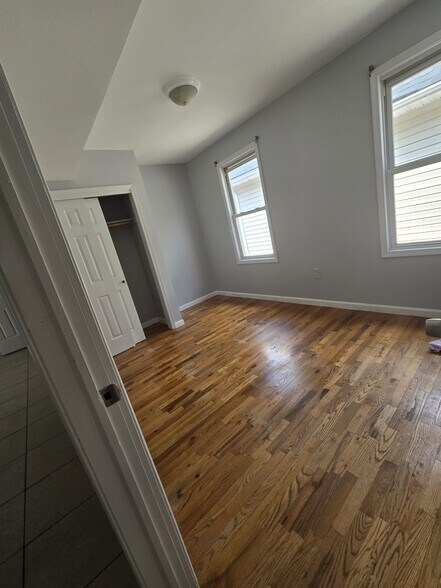 Building Photo - 528 Magnolia Ave