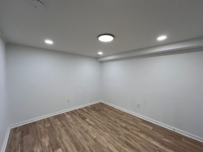 Building Photo - Modern 2BD, 2BA with 3rd Bonus Room Near Downtown Durham with Assigned Off-Street Parking and Bac...