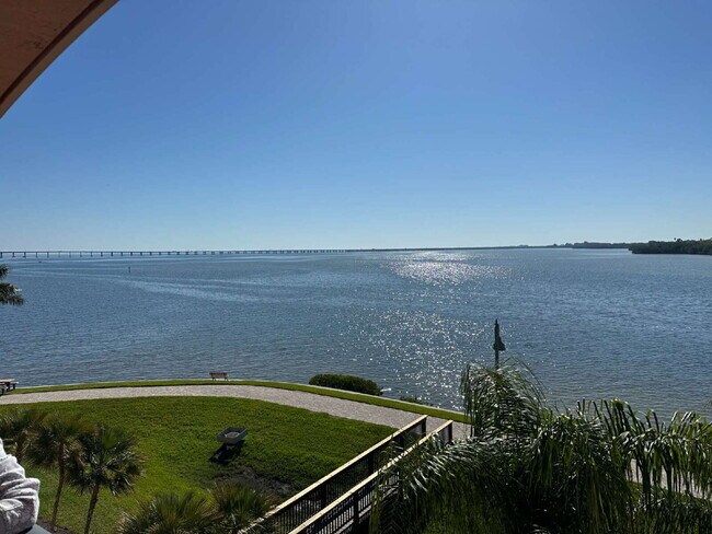 Building Photo - 2755 Via Capri