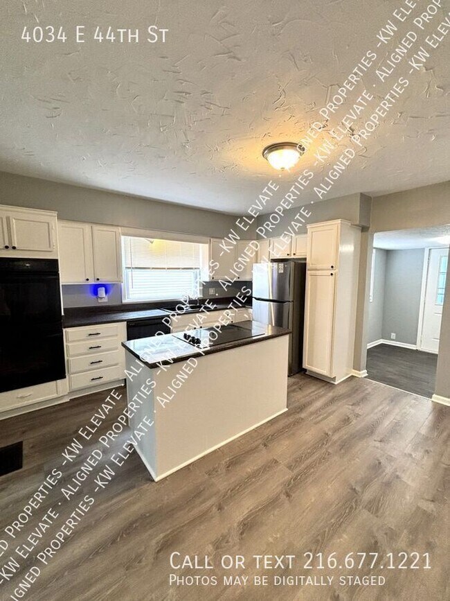 Building Photo - 4034 E 44th St