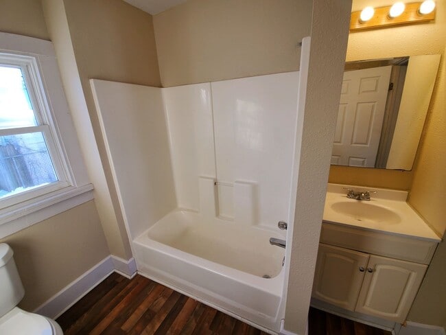 Building Photo - Rental home with deck, garage, and great backyard!