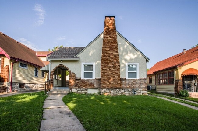 Building Photo - 6210 Agnes Ave