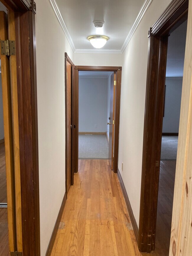 Building Photo - 2401 Bristol Rd