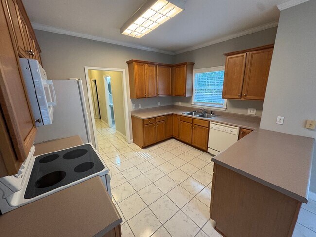 Building Photo - Great 3br House (plus Bonus Room) in East Athens!
