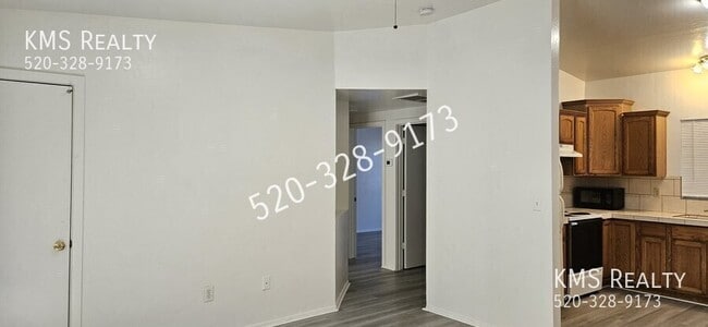 Building Photo - 1616 N Mohave Ave