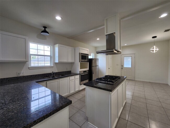 Building Photo - 1105 Erin St