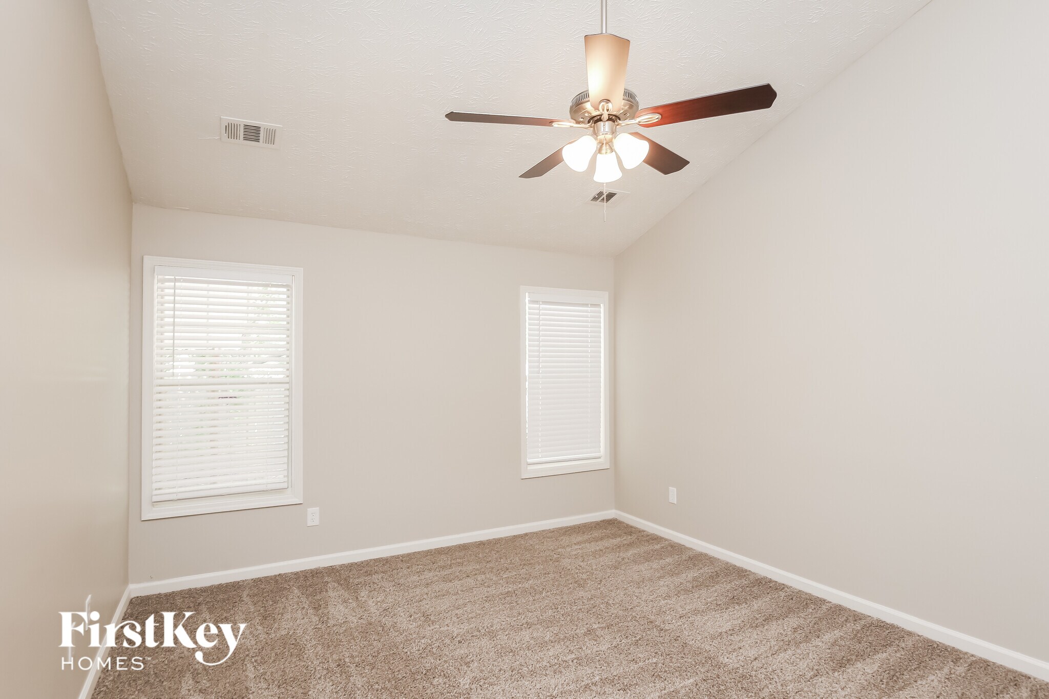 Building Photo - 510 Sunnyside Dr