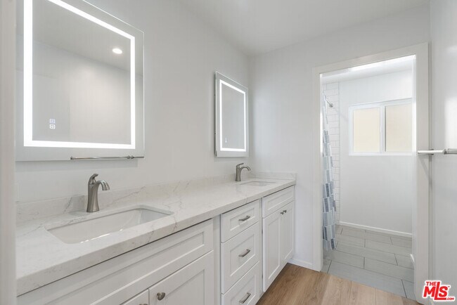 Building Photo - 3062 Arrowhead Dr
