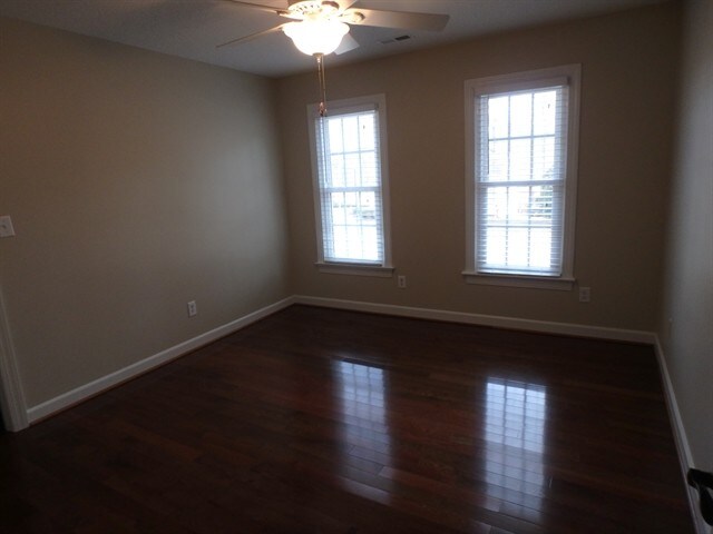 Building Photo - 901 Birkdale Dr