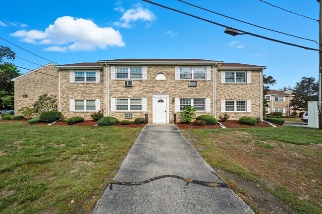 Building Photo - 10 Washington Park Dr