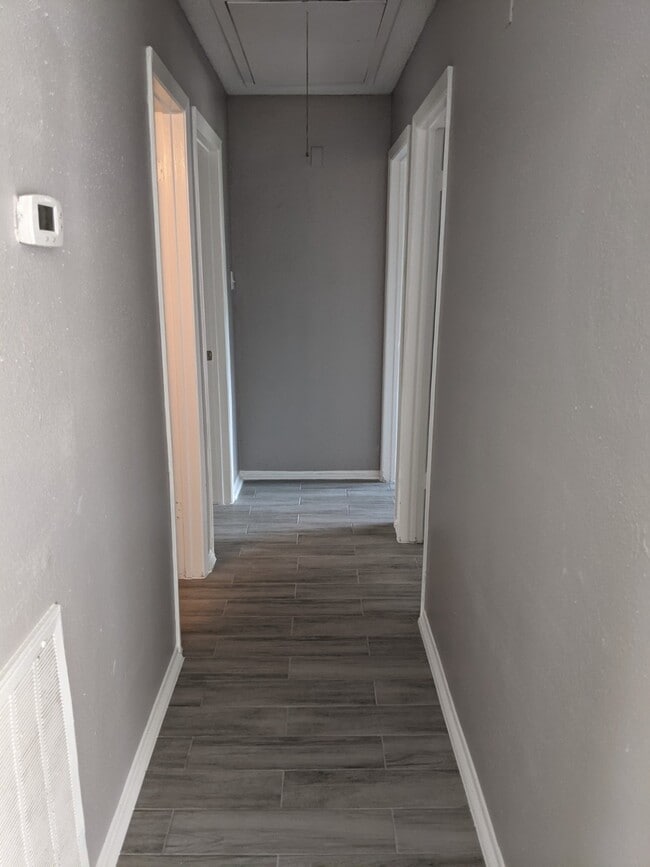 Building Photo - 2223 Crosscoach Ln