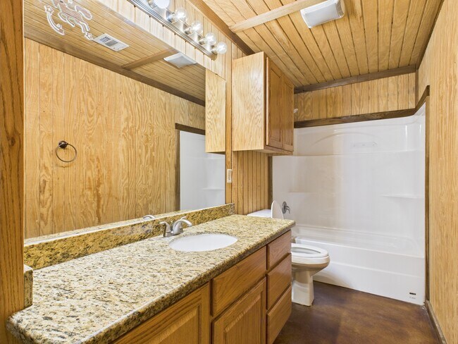 Building Photo - 5822 Leonard Rd