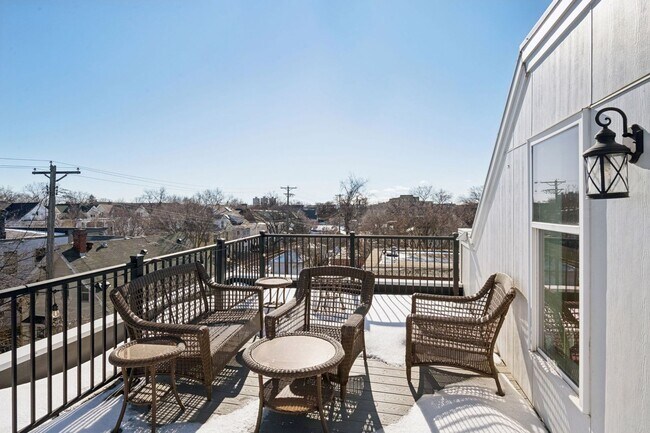 Building Photo - 2449 Lyndale Ave S