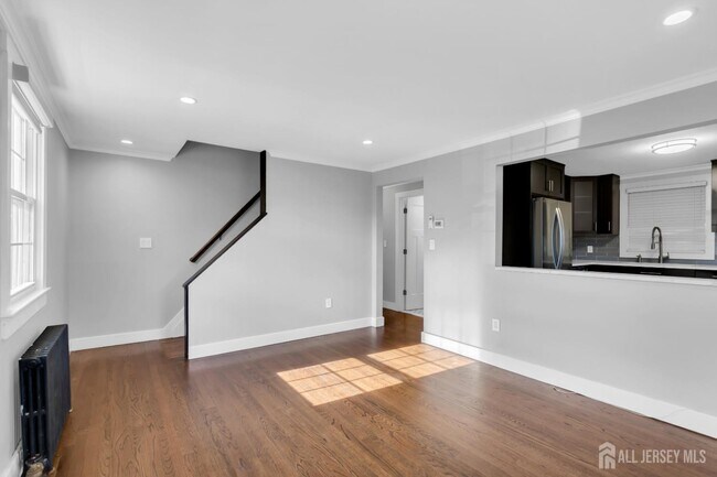 Building Photo - 20 Burnet St