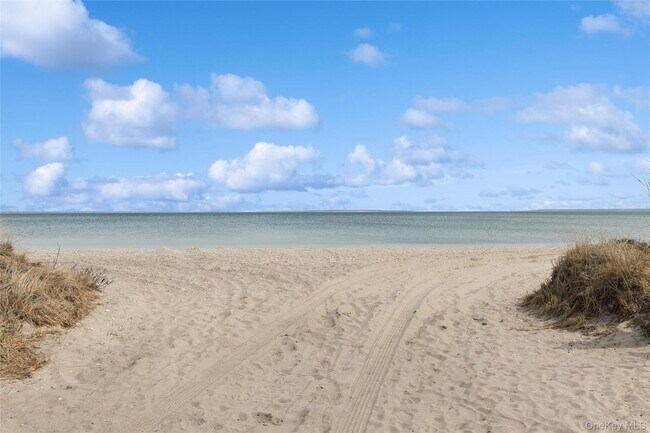 Building Photo - 6 W Landing Rd